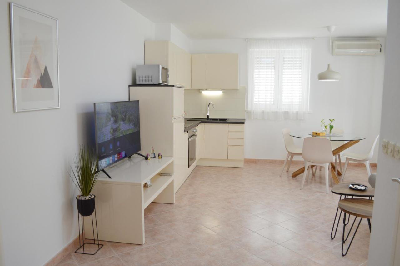 Apartmani Milin Zára Kültér fotó